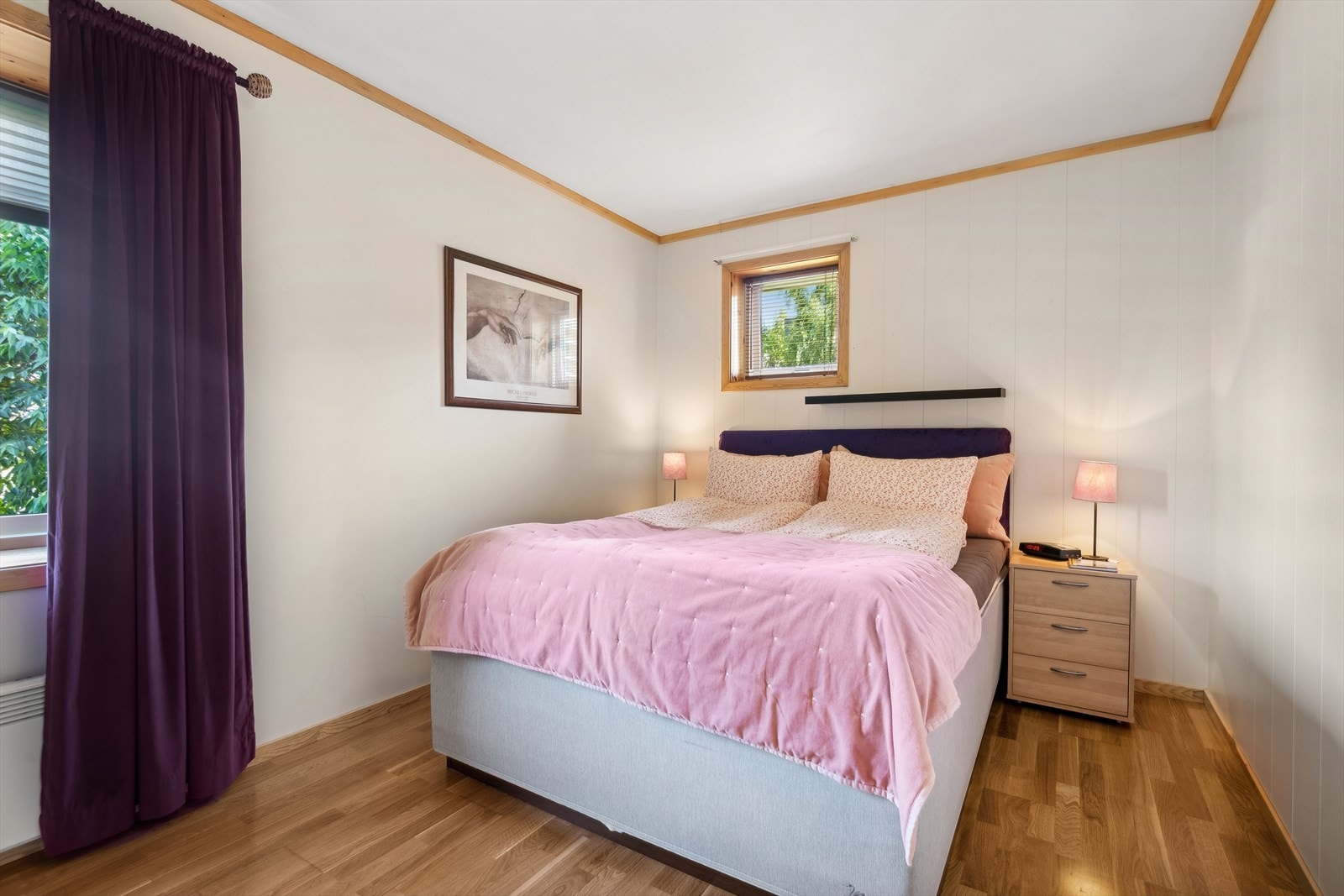 Leiligheten byr på tre soverom av god størrelse. Galleribilde