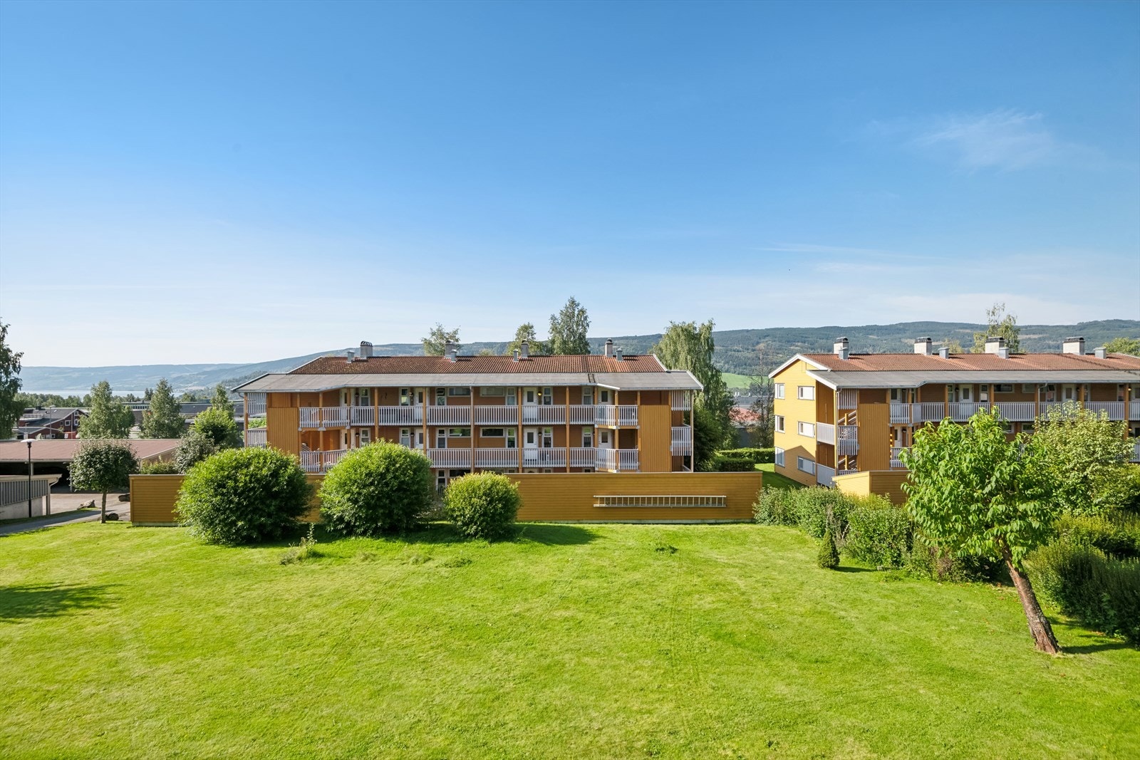 Fint utsyn fra leiligheten og balkongen. Galleribilde