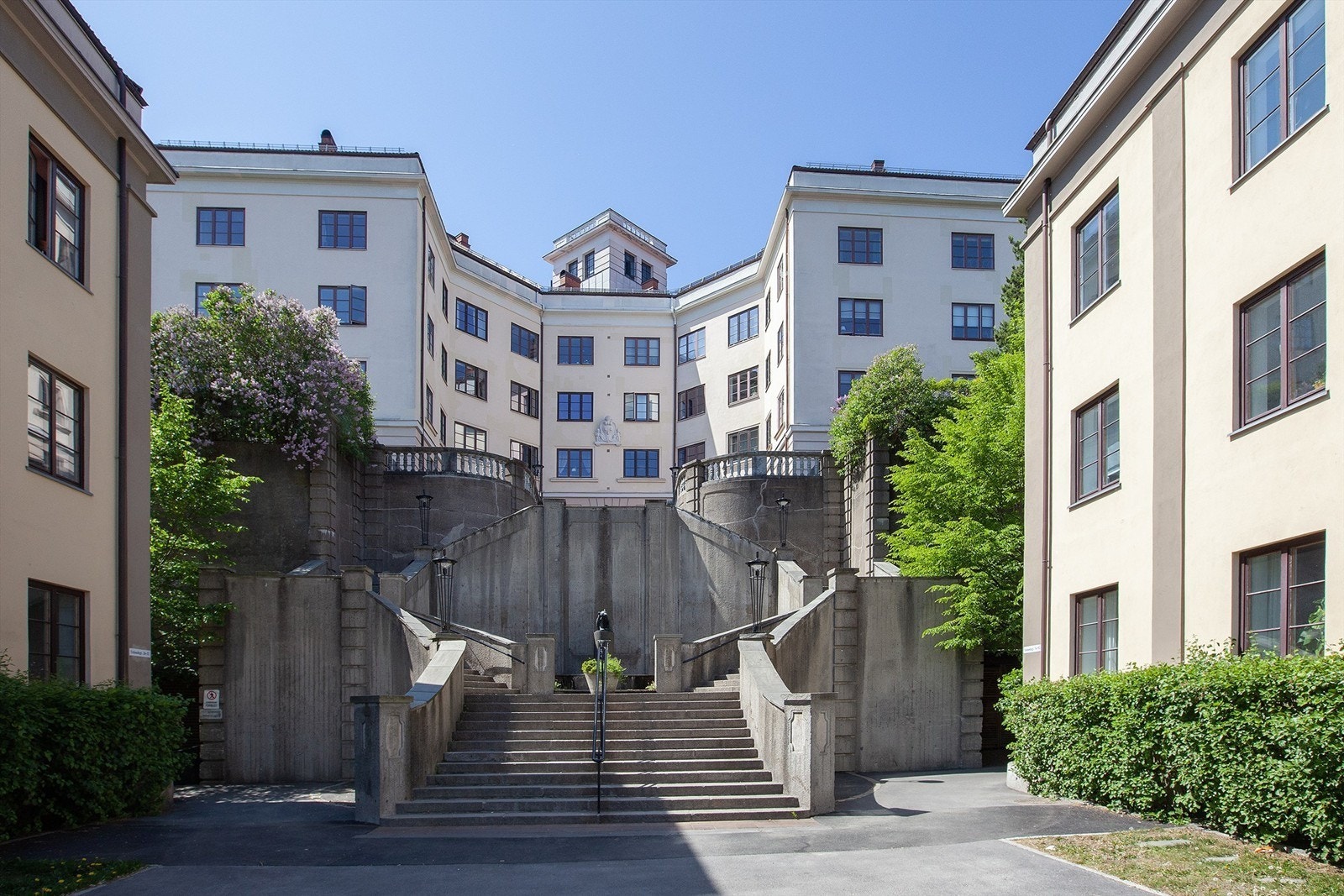 Ulvetrappen er et monumentalt trappeanlegg som forbinder Uelands gate og Fougstads gate, med barokkinspirert utforming, og tydelig inspirasjon fra Spansketrappen i Roma. Galleribilde