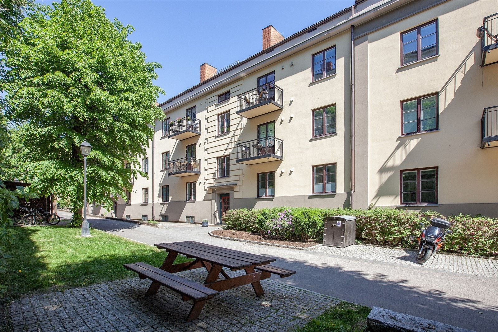 Kvartalet borettslaget befinner seg i, Ila Kvartal 2B, er en del av boligkomplekset Ilakvartalene. Dette boligkomplekset består av seks kvartaler. Galleribilde