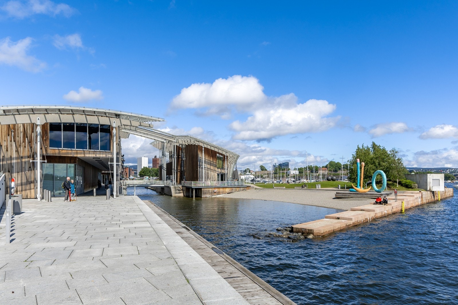Utsikt til Astrup Fearnley museet. Galleribilde