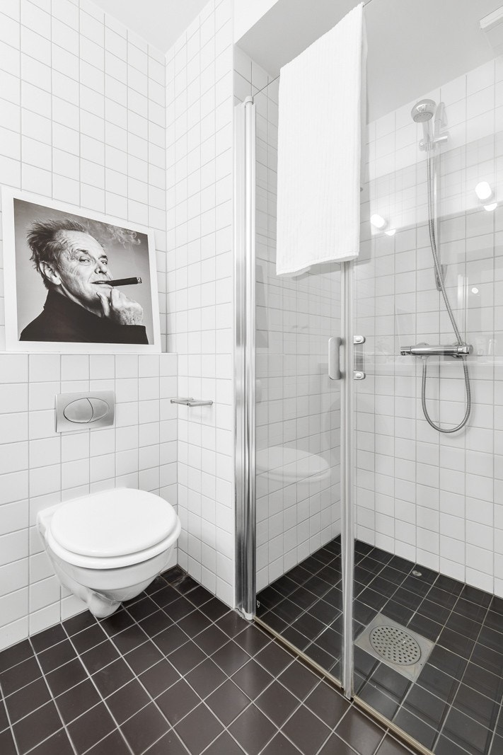 Dusjhjørne med glassdører. Galleribilde