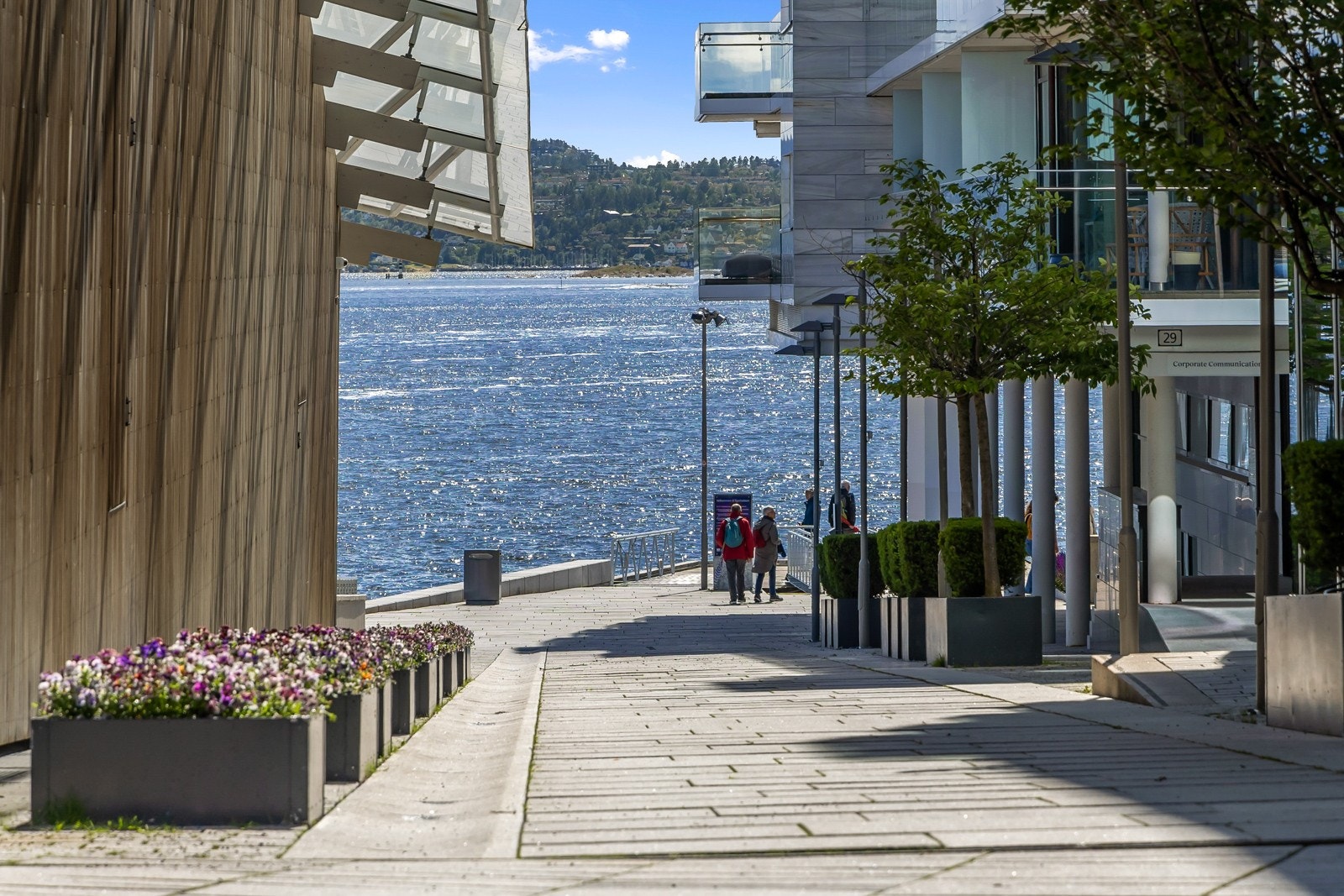 En av Tjuvholmens vakre gater. Galleribilde