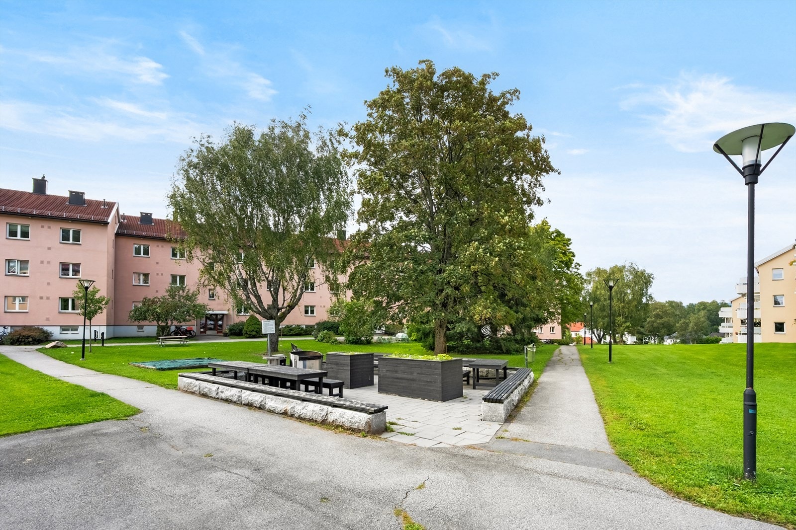 Myrer borettslag har store og åpne grøntområder og god avstand mellom blokkene. Galleribilde