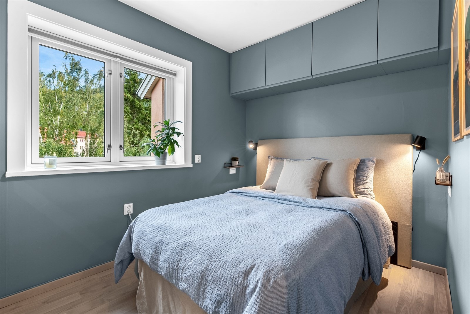Soverommene vender mot øst og er svale og behagelige om kvelden og har med morgensol og fuglekvitter om morgenen. Galleribilde