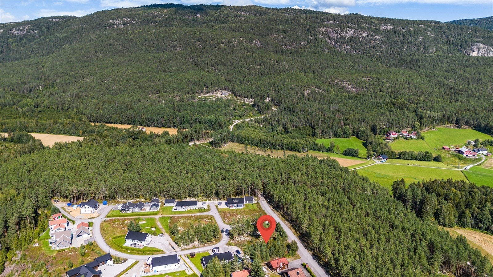 I nærområdet ligger Hørteelva, med gode muligheter for både bading og fiske. Galleribilde