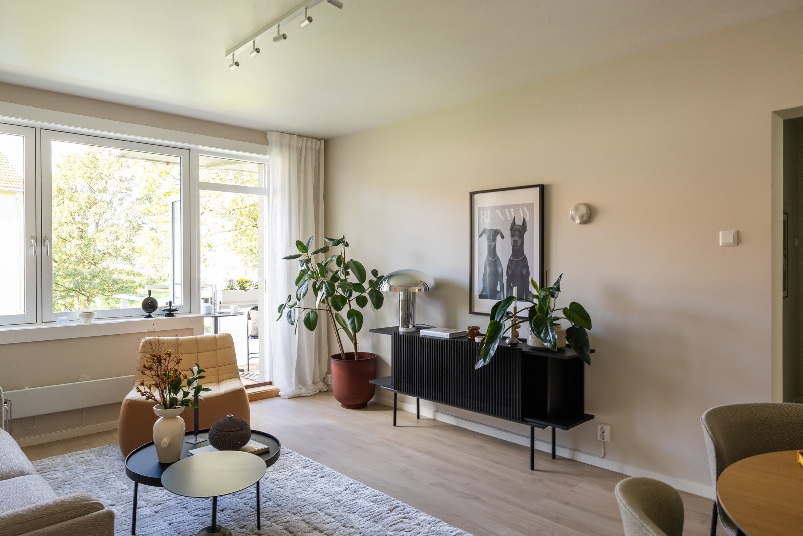 Boligen er betydelig oppgradert i 2024, i gjennomført og moderne stil. Galleribilde