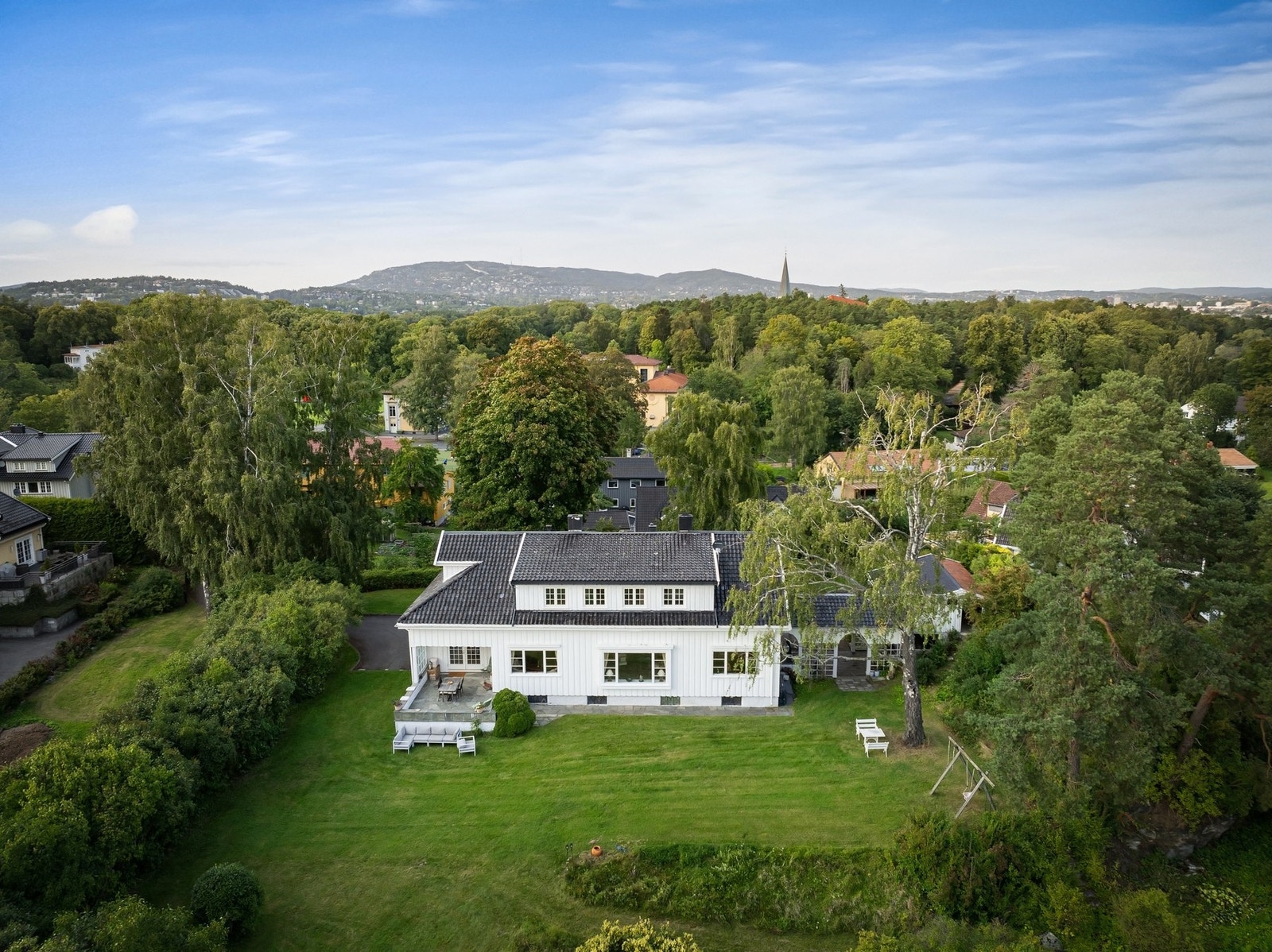 Eiendommen er en av svært få eiendommer på Bygdøy med 2,8 mål tomt Galleribilde