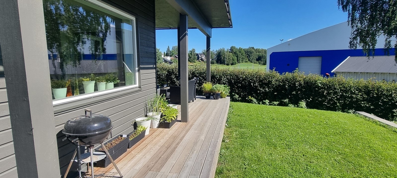 Fin terrasse med usjenert 'krok' utenfor leiligheten Galleribilde