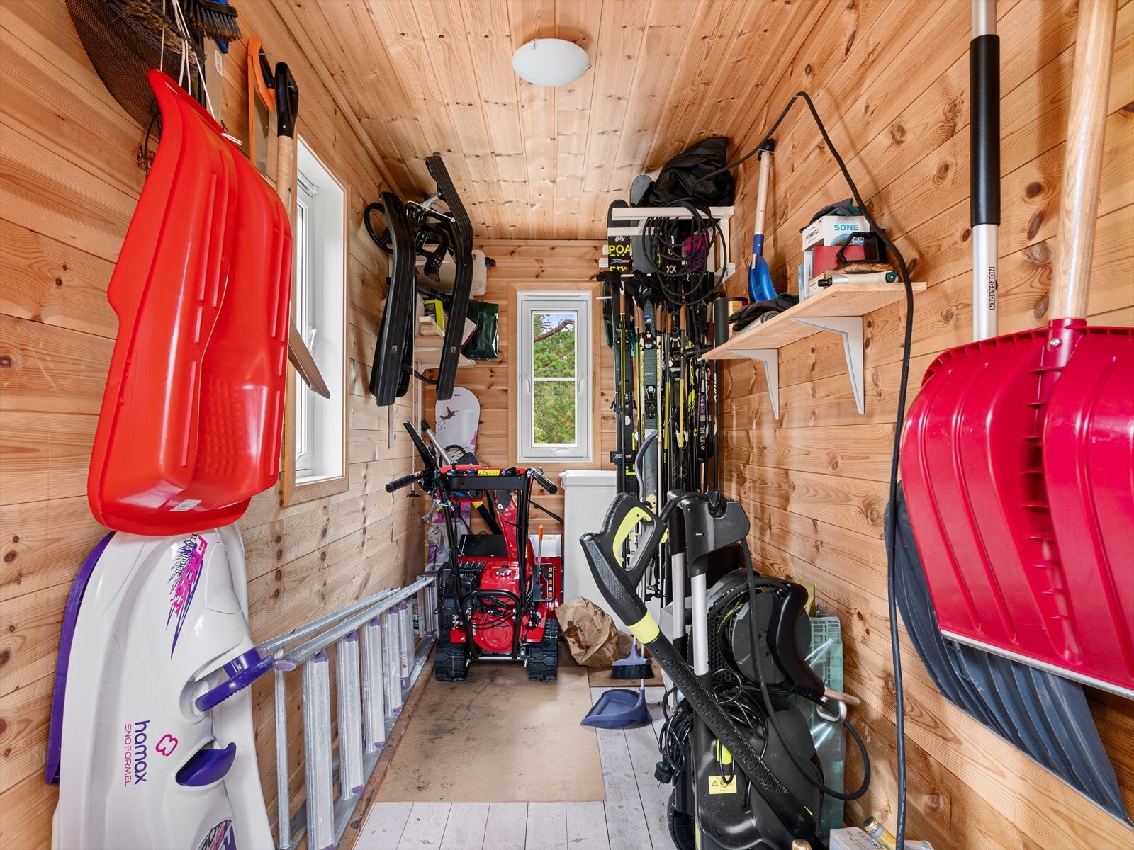 Stor sportsbod med plass til det du trenger på fjellet. Galleribilde