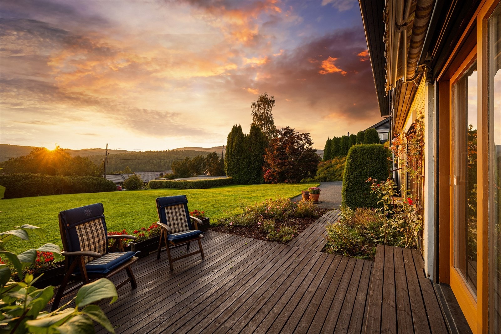 Jegeråsen 29 er flott plassert på en liten høyde, som gir en fantastisk utsikt utover de naturskjønne omgivelsene. Galleribilde