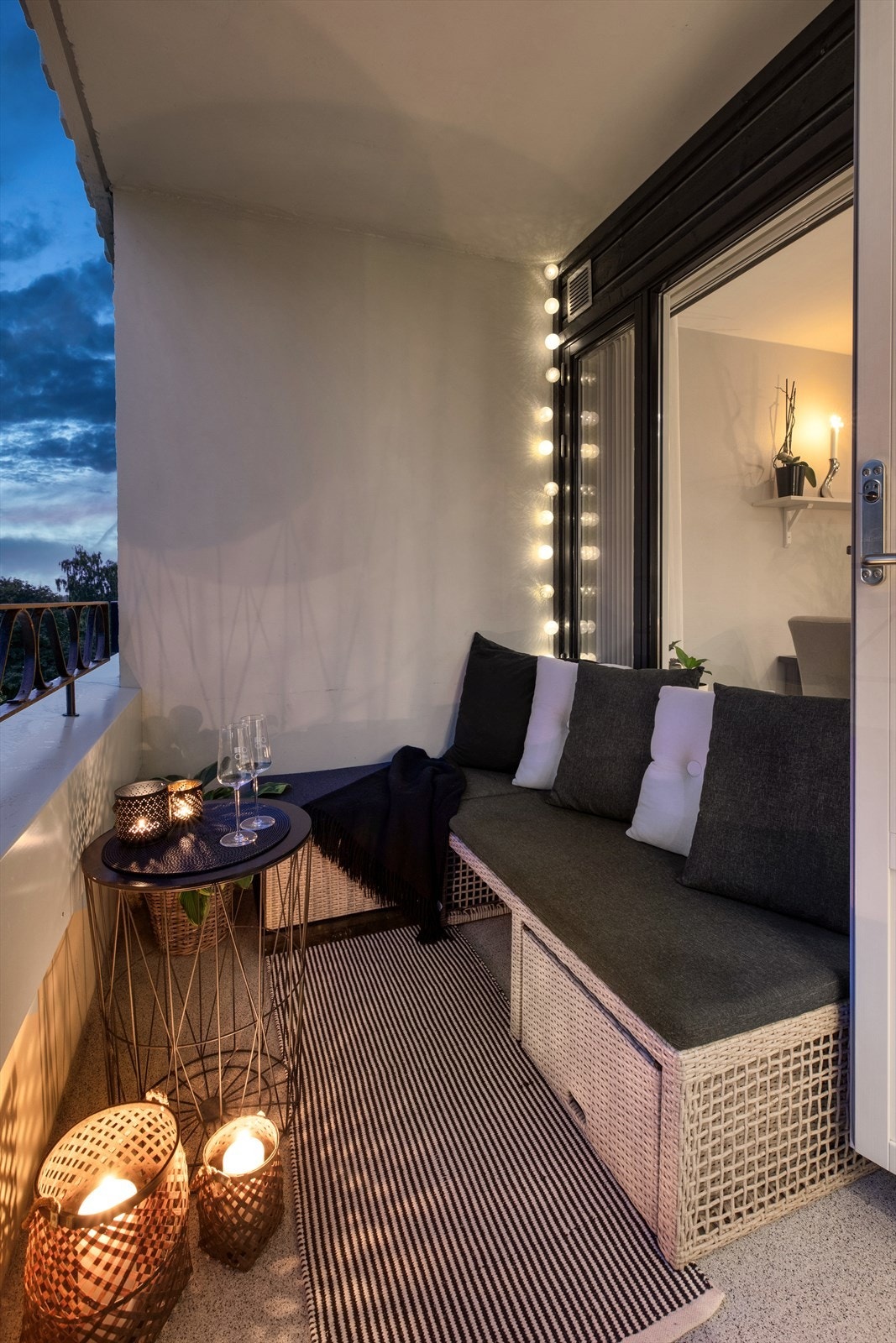 Herlig, lun kveldsstemning på balkongen. Her vil du trives! Galleribilde