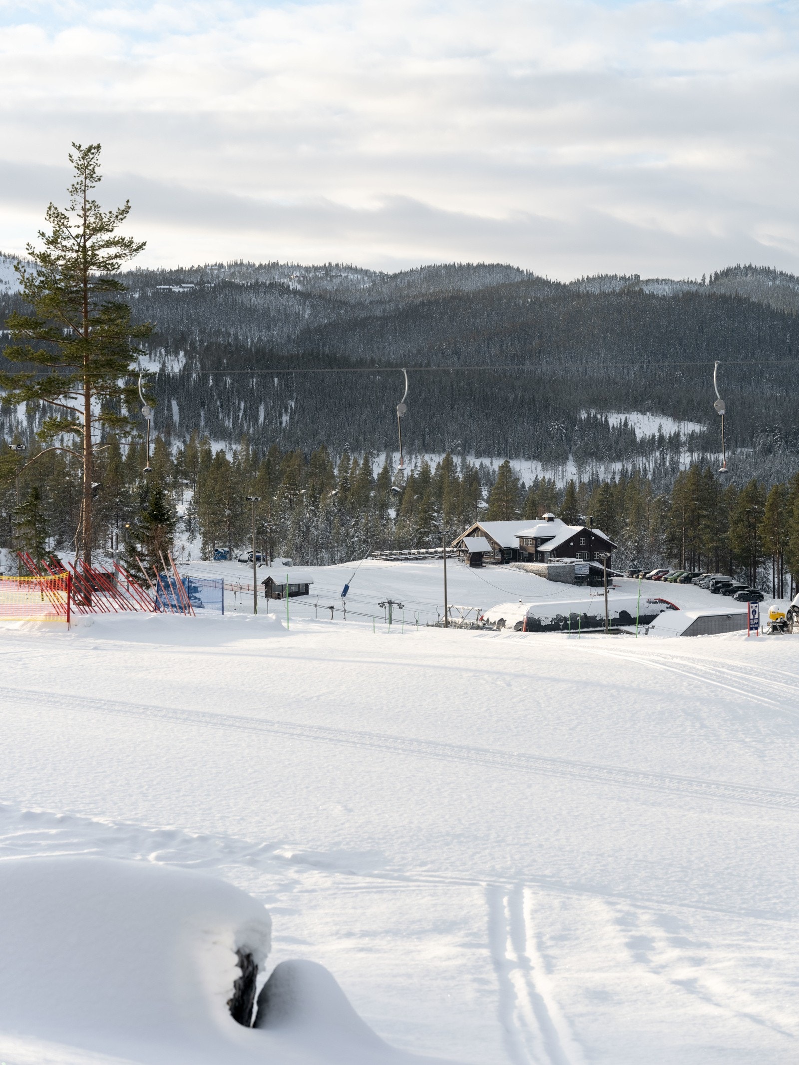Ble etablert på 90-tallet og har utviklet seg til å bli et bra familieanlegg med romslig varmestue som har både afterski, kafeteria/restaurant, skiutleie. Godt utbygd snøanlegg som sikrer at anlegget er oppe gjennom hele sesongen. Galleribilde