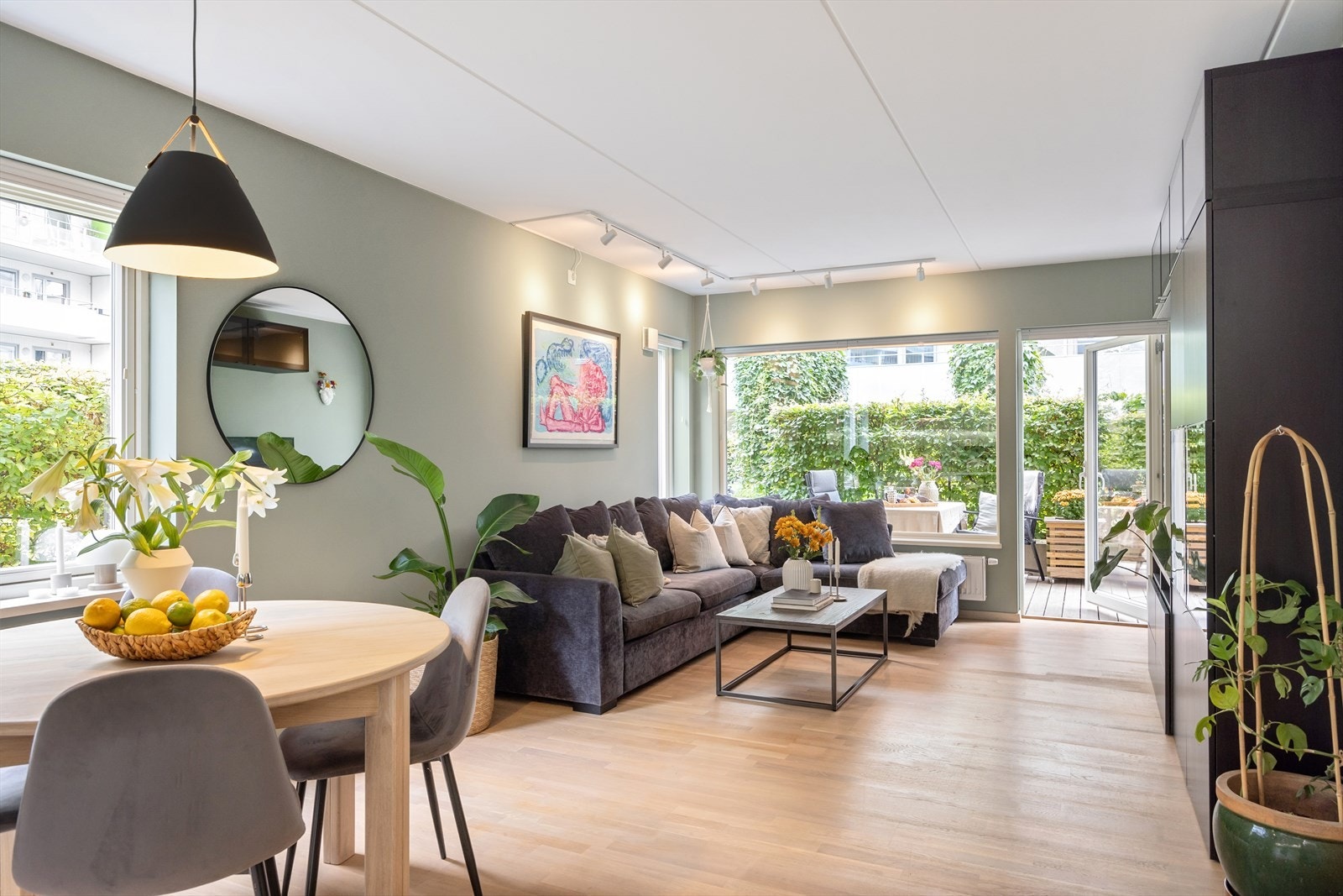 En innbydende, lys og moderne 2-roms hjørneleilighet i Kværnerbyen Galleribilde