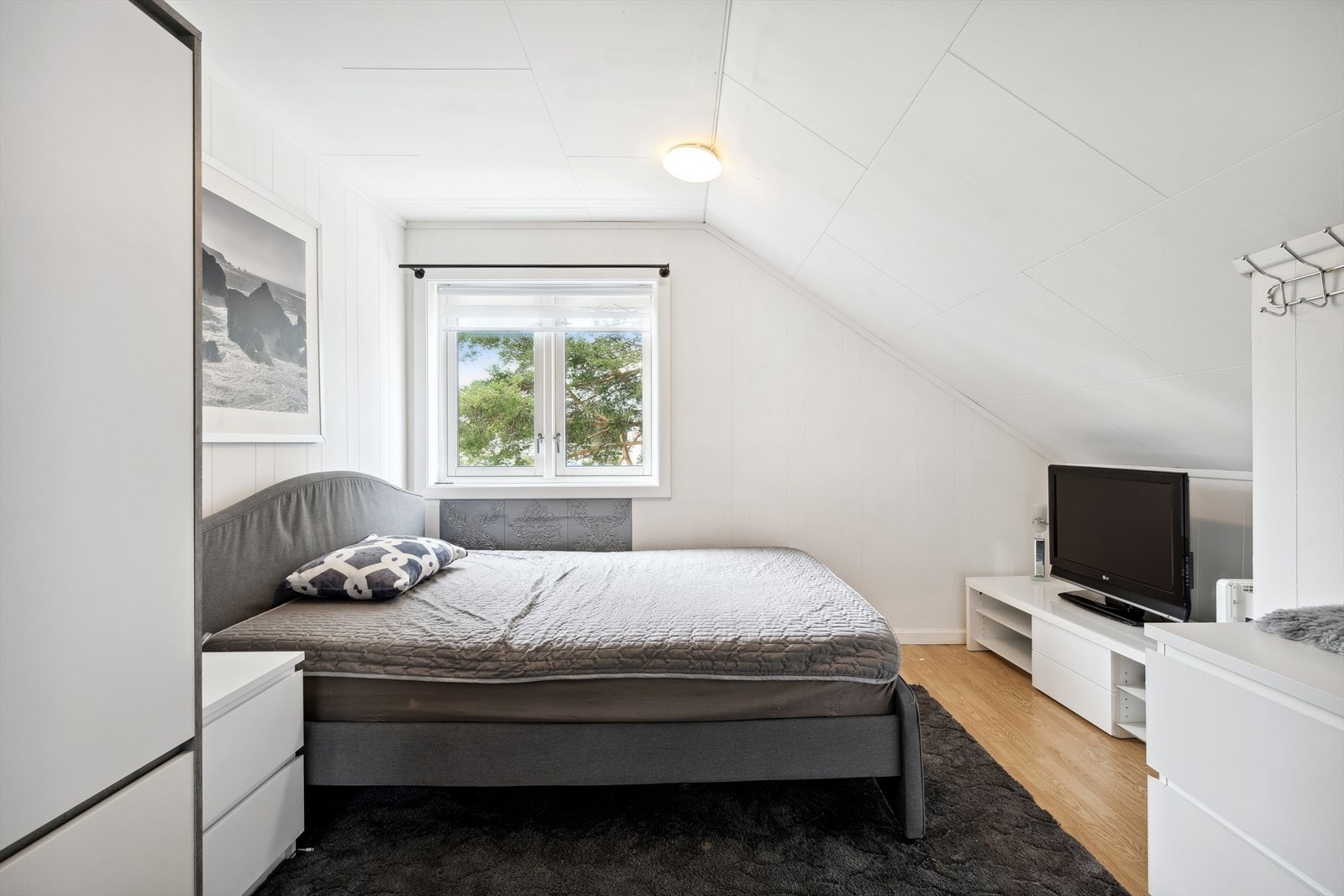 Boligen har tre soverom i 2. etasje. Galleribilde