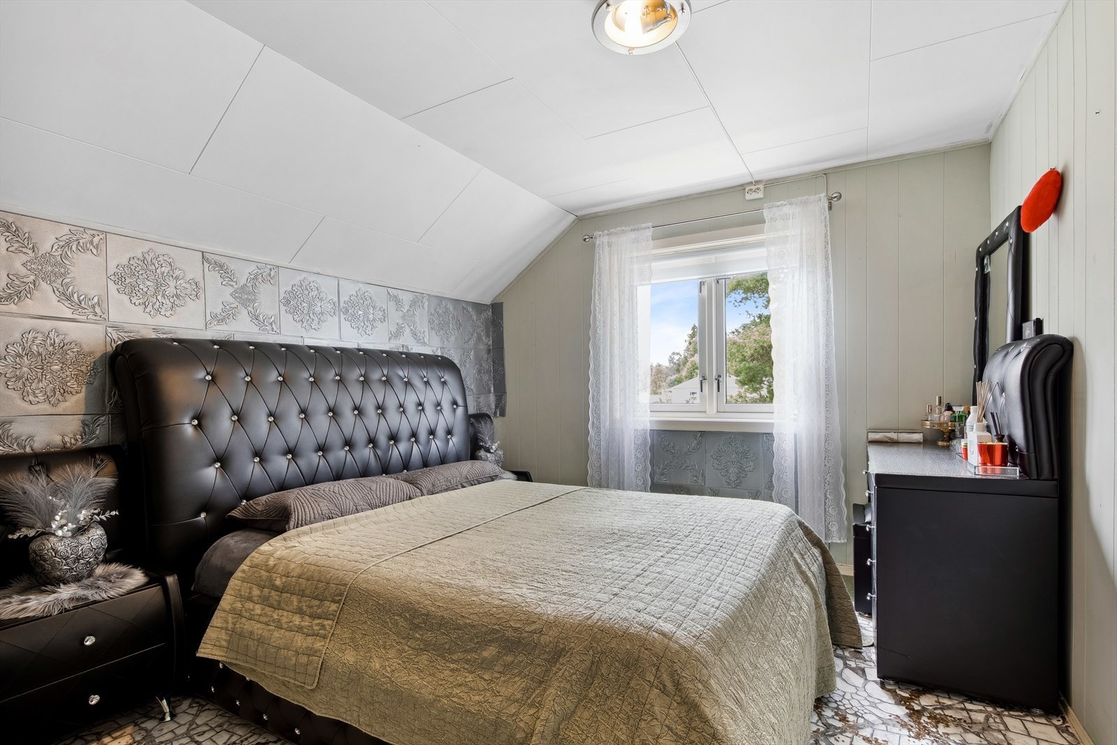 Hovedsoverom i 2. etasje. Galleribilde