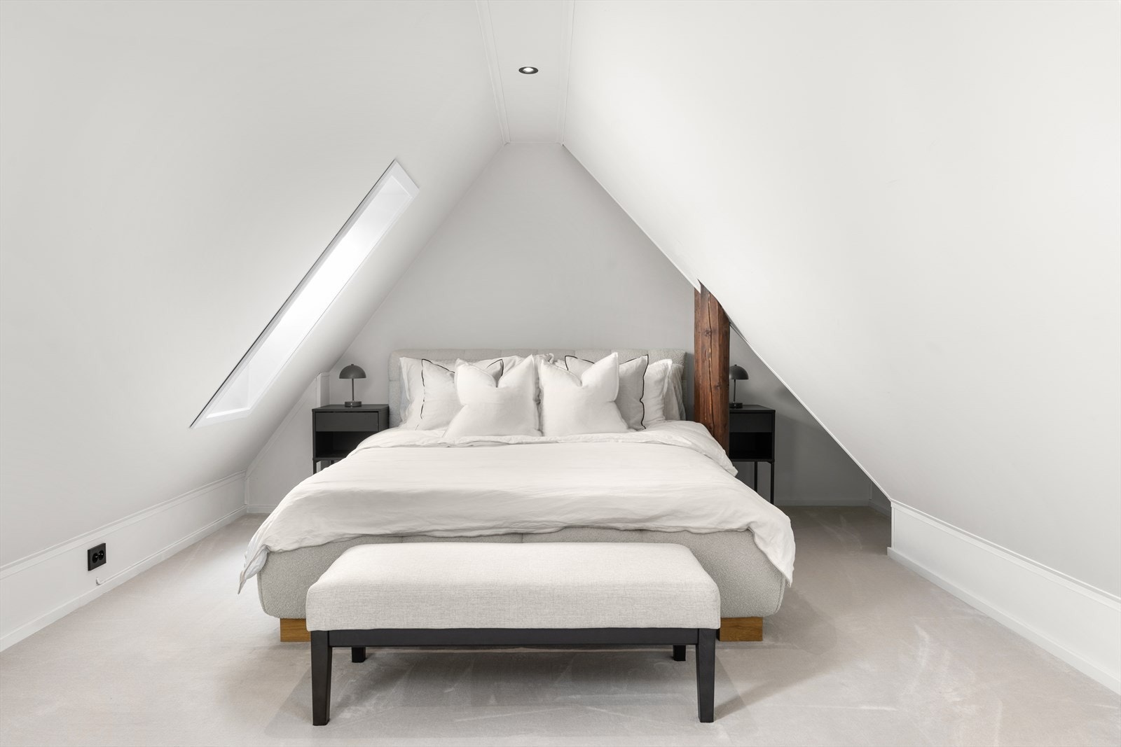 Loftsetasjen er etterisolert iht. til krav i TEK 17. Galleribilde