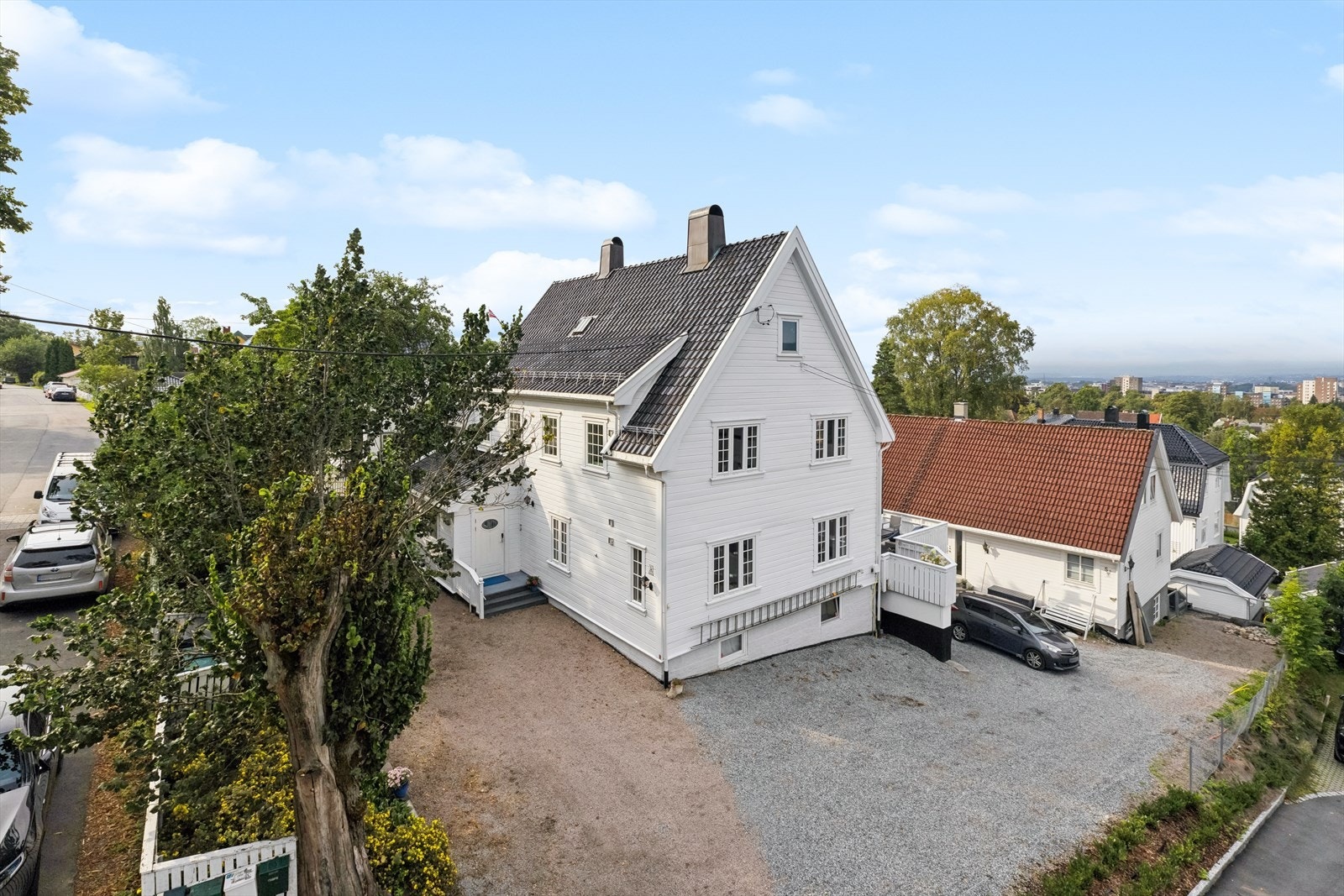 Generelt holder store deler av boligen eldre standard, mens enkelte elementer er nyere. Galleribilde