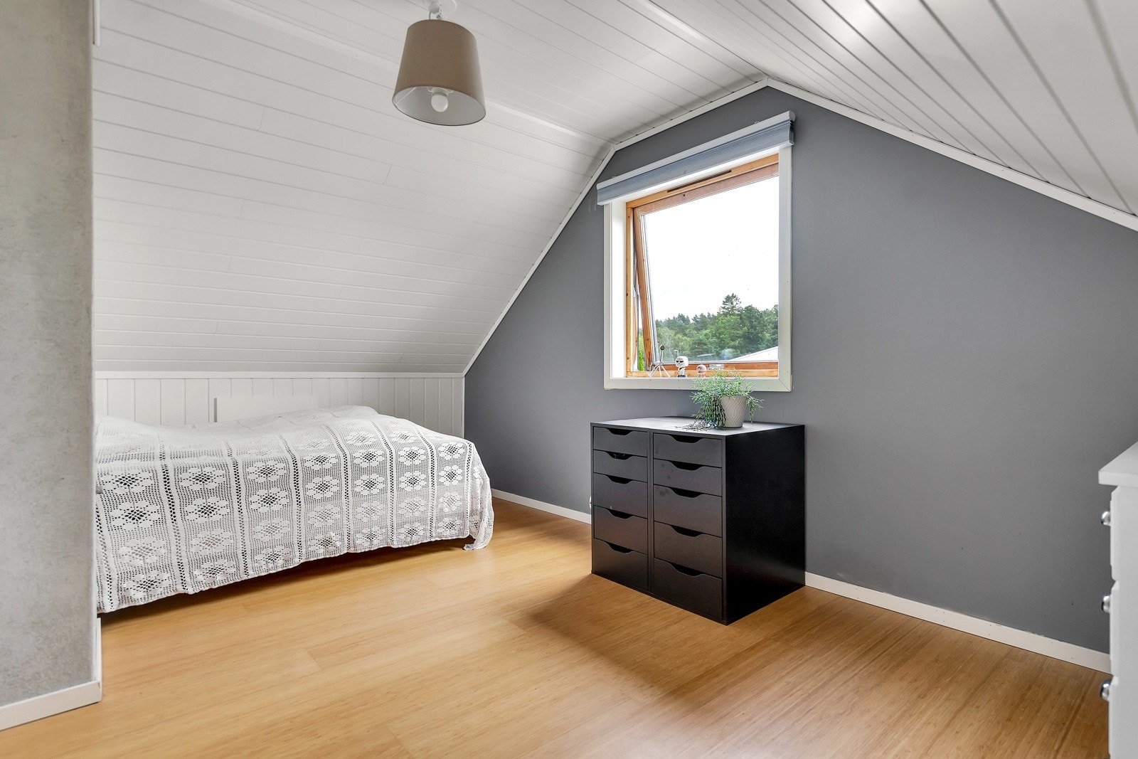 Soverom 3, loft Galleribilde