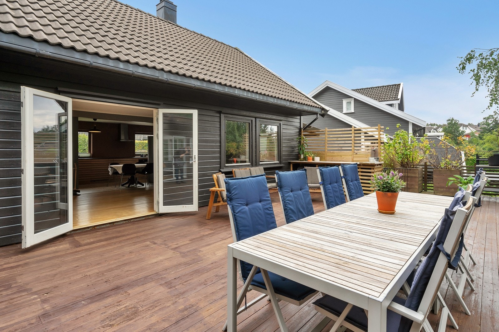 Stor usjenert terrasse Galleribilde