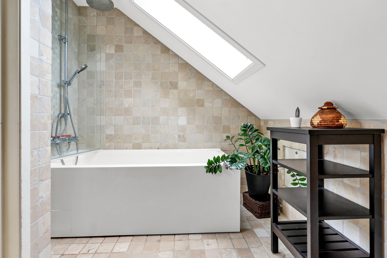 assignment-14797-1724911447609 Galleribilde