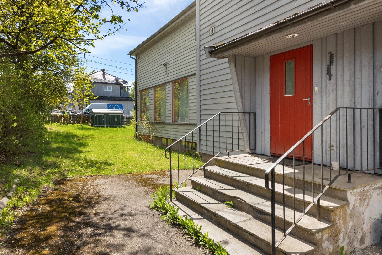 Egen adkomst til utleieleiligheten i Nedre Prinsdals vei 81B Galleribilde