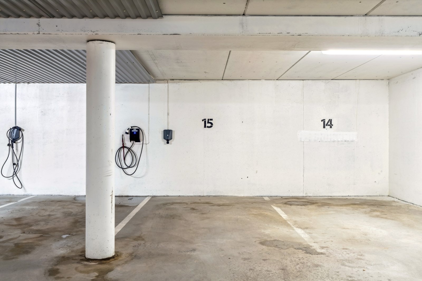 Parkering med opplegg til lading Galleribilde