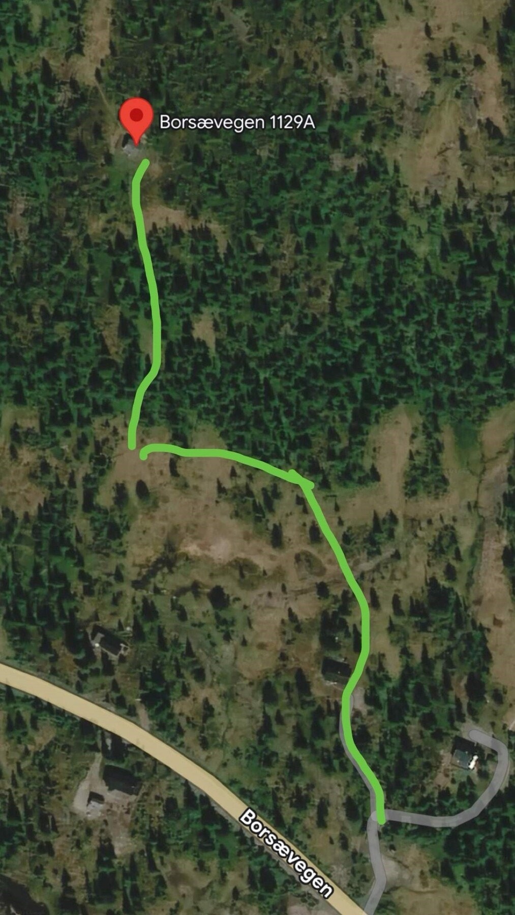 Tegnet inn på kart hvor det er fint å gå fra parkering og opp til hytta Galleribilde