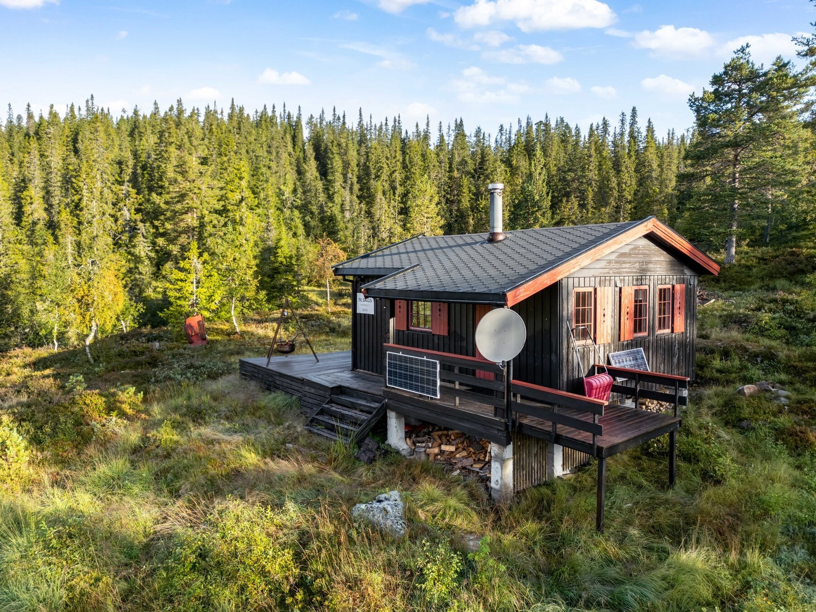 Koselig hytte på fjellet Galleribilde