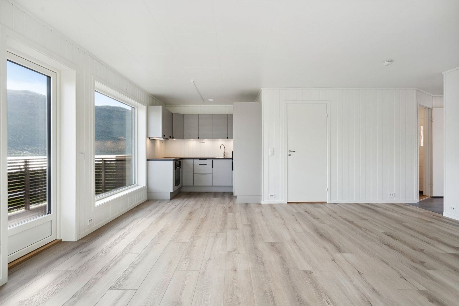 Boligen er innflytningsklar (bilder er fra tilsvarende speilvendt leilighet i 2 etg.). Galleribilde