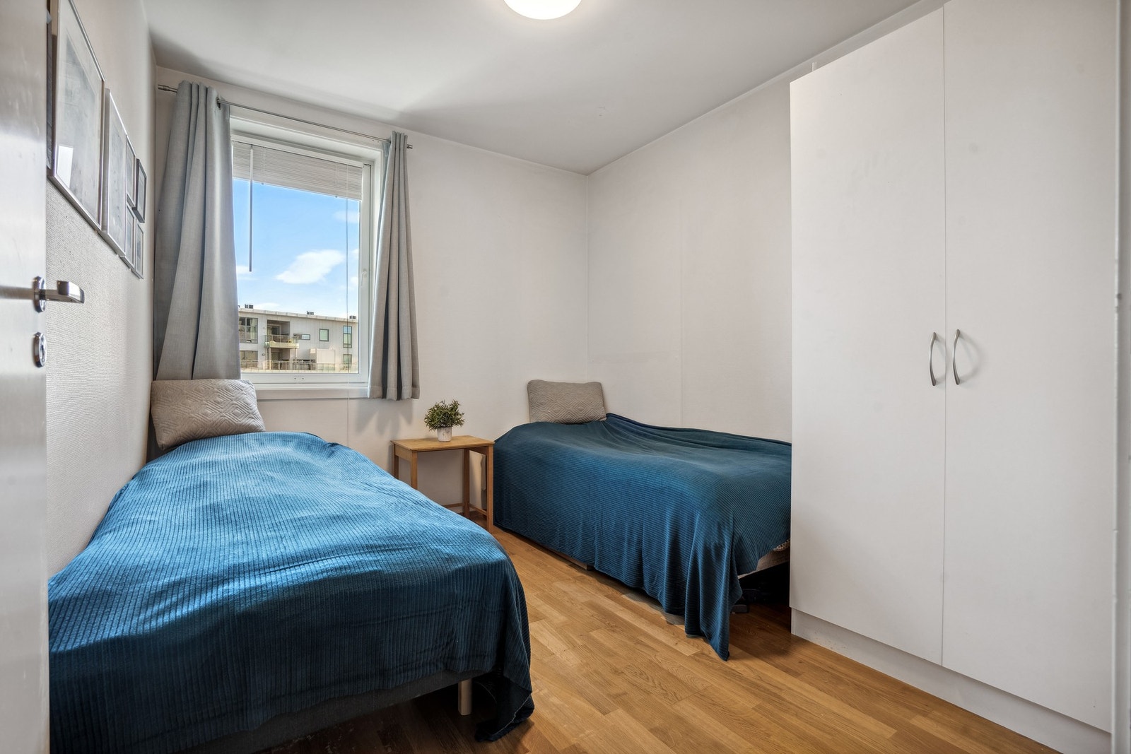 Soverom nr. 2 med garderobeskap Galleribilde