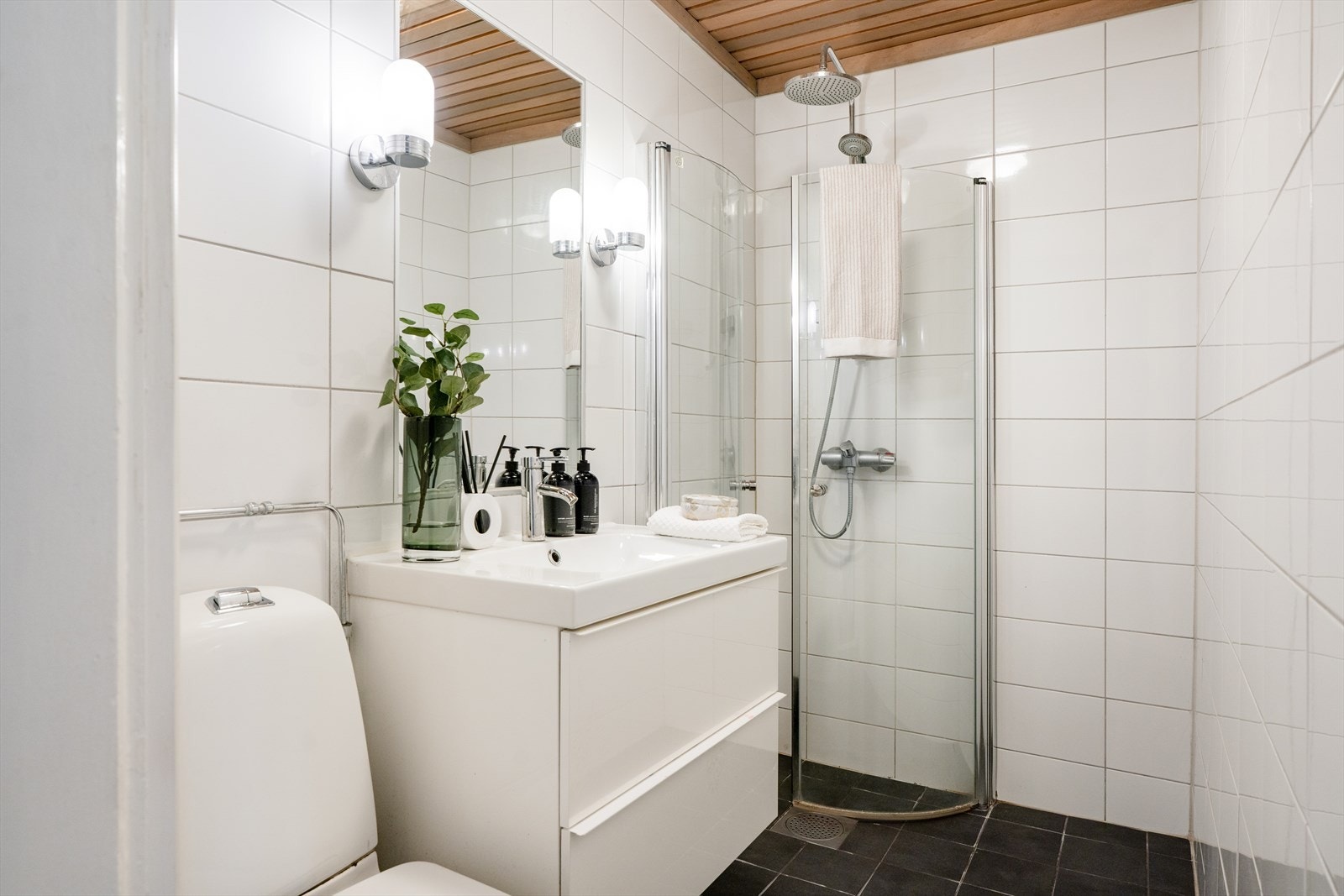 Baderommet. Galleribilde