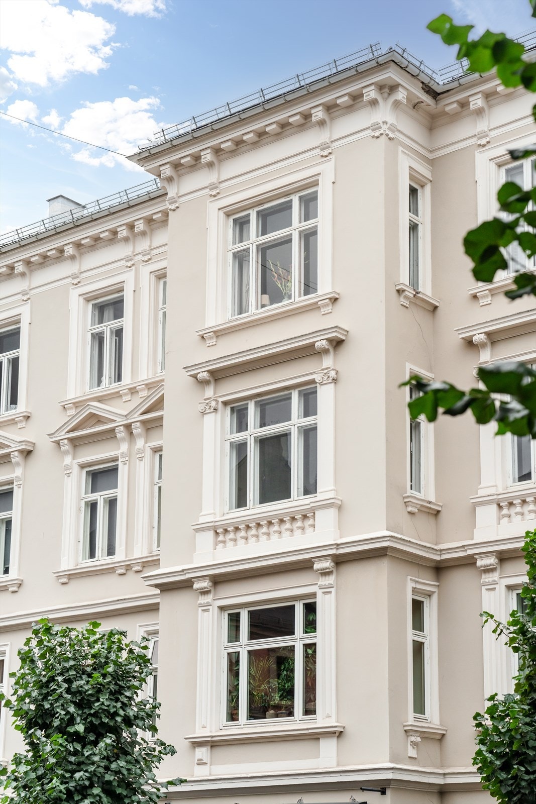 Nabolaget preges av velstelte gateløp og ærverdig arkitektur med historie helt tilbake til slutten av 1800-tallet. Galleribilde