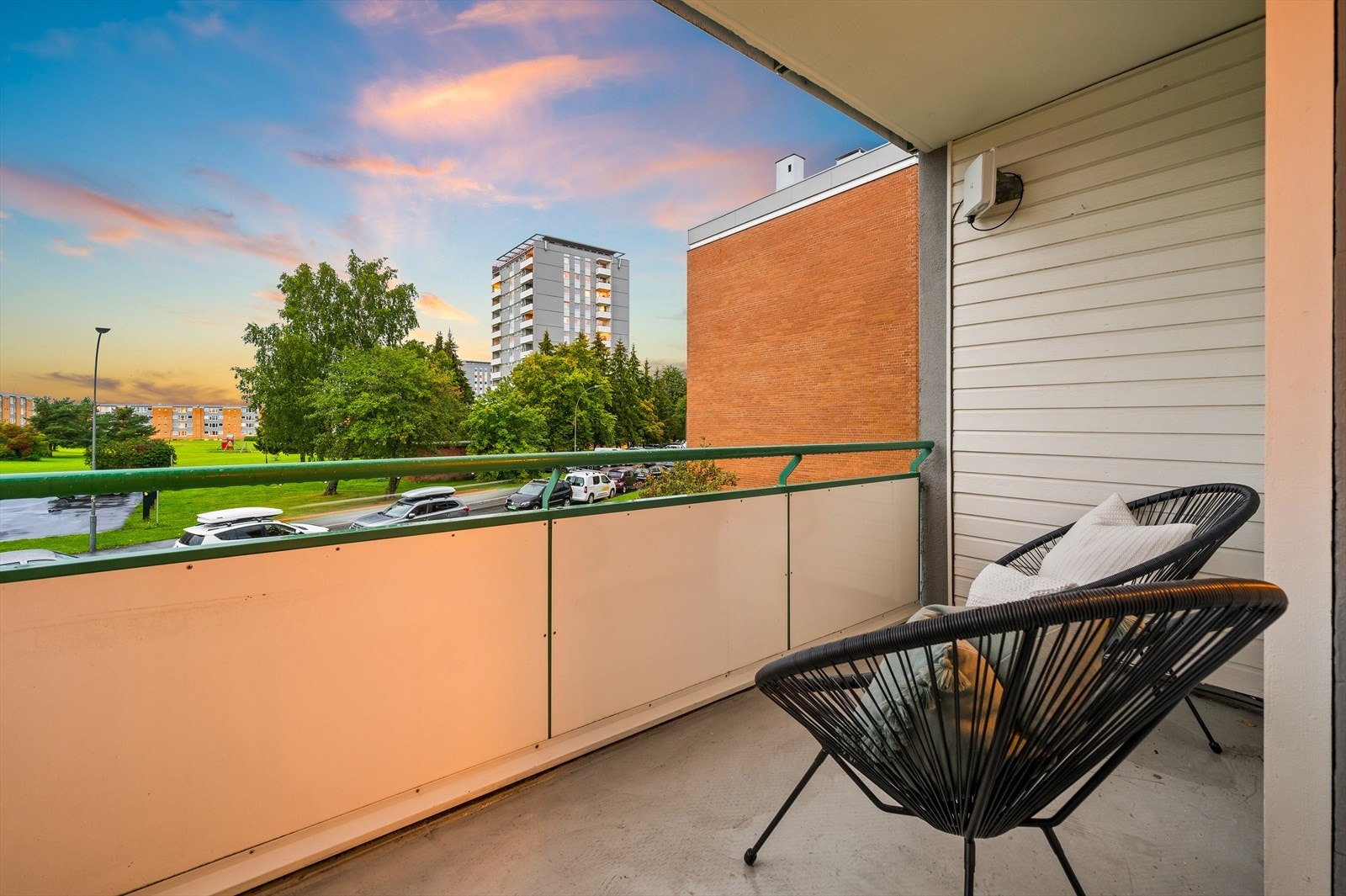 Fra stue er det utgang til vestvendt balkong med optimale solforhold Galleribilde