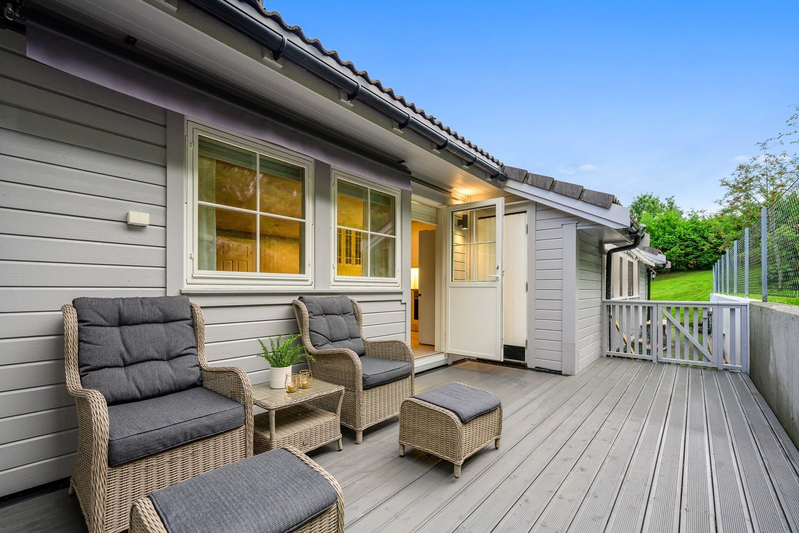 Faa stue/ kjøkken er det utgang til sør-vestvendt terrasse Galleribilde