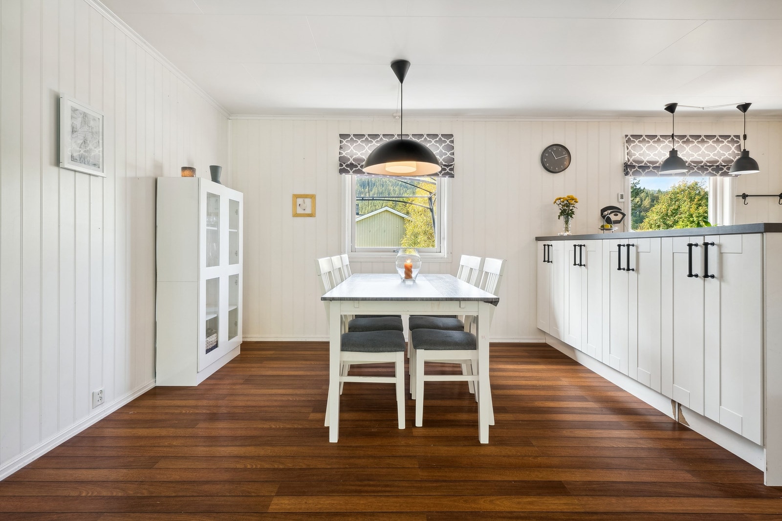 Fin plass til spisestue i tilknytning til kjøkkenet Galleribilde