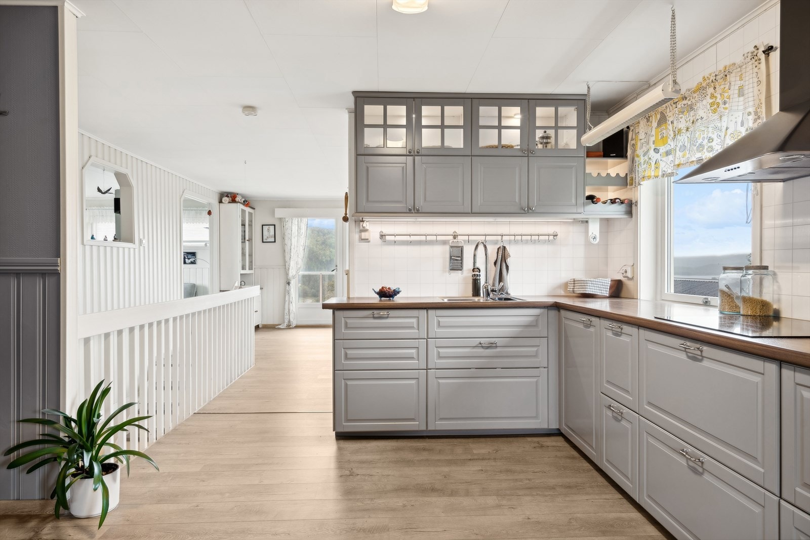 Pent plassbygget IKEA kjøkken fra 2014 . Galleribilde