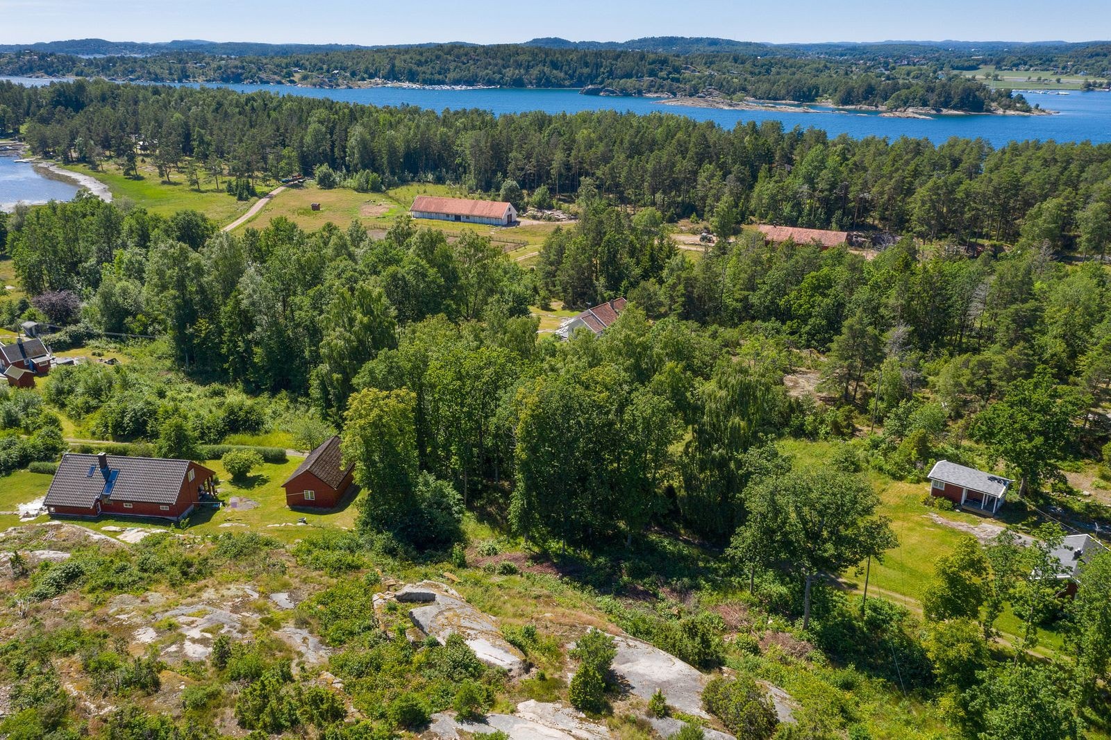 Mot vest Galleribilde