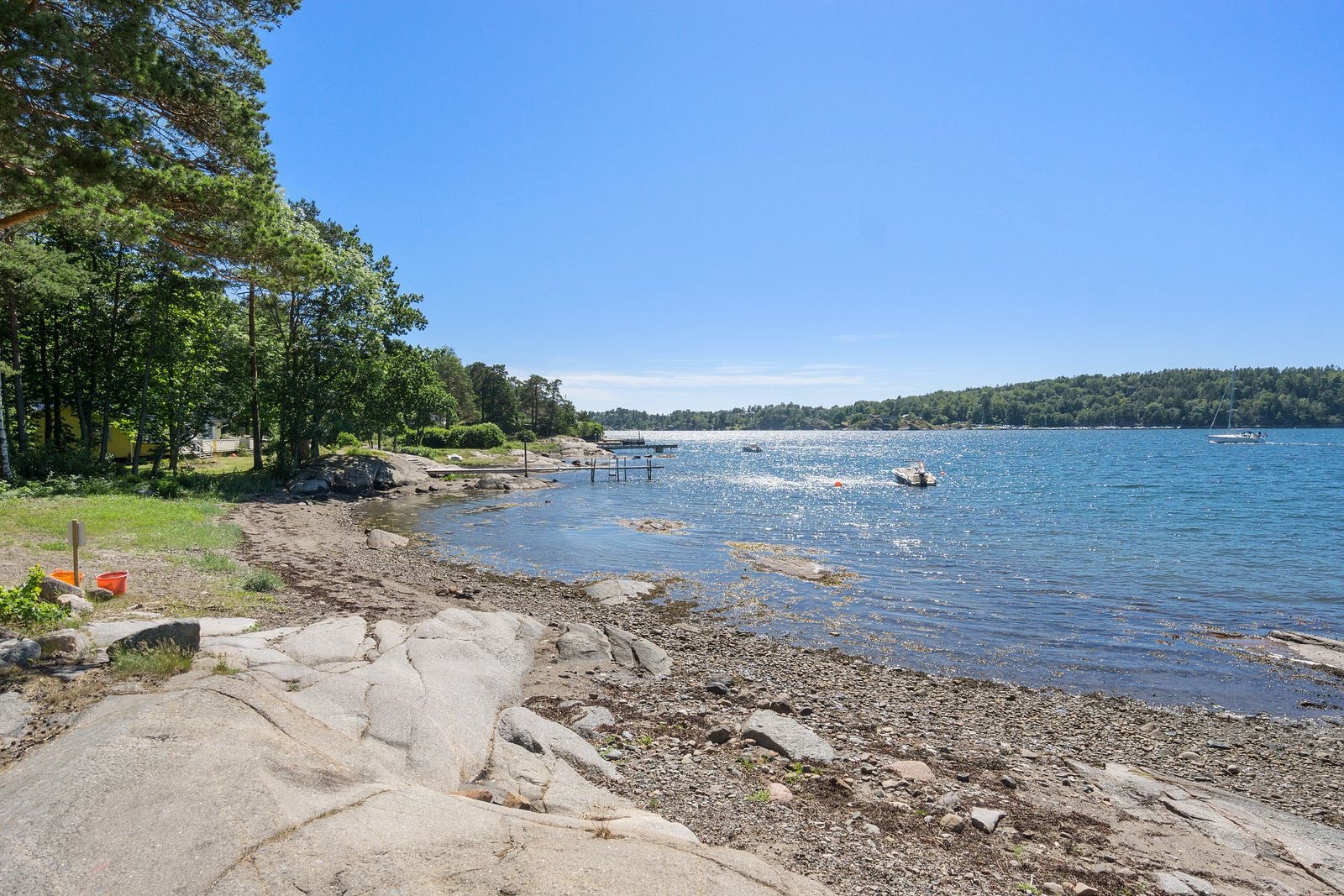 Veierland har flotte bademuligheter. Her fra Kongshavn sørvest på øya Galleribilde