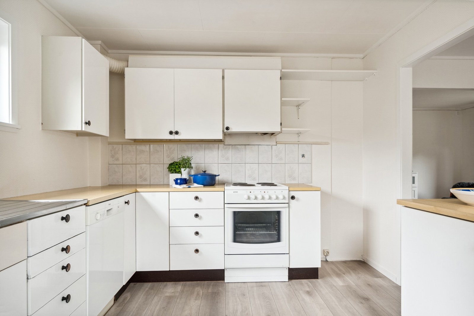 Det er ikke installert ventilator i overkant av komfyr Galleribilde