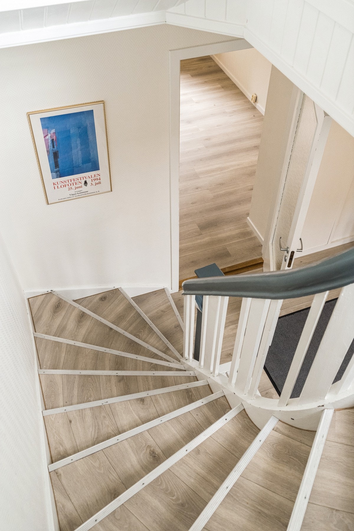 Vi tar trappen opp til 2. etasje Galleribilde