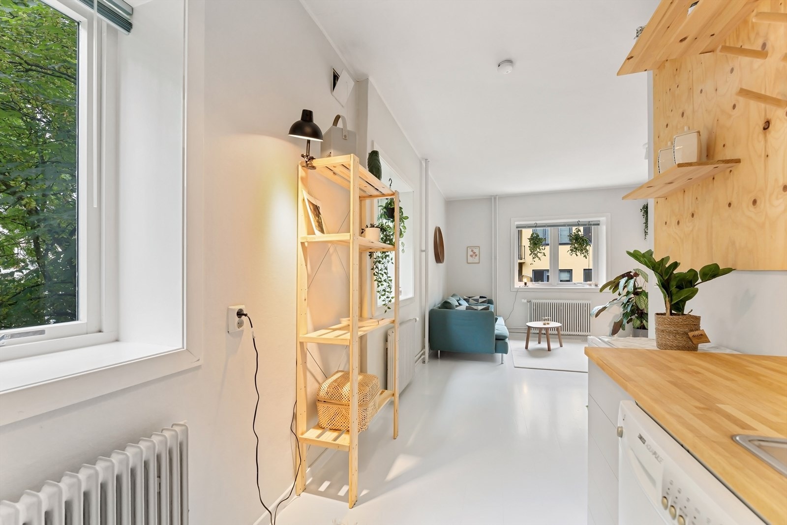 Gulvet i alle oppholdsrom er nymalt i 2024 Galleribilde