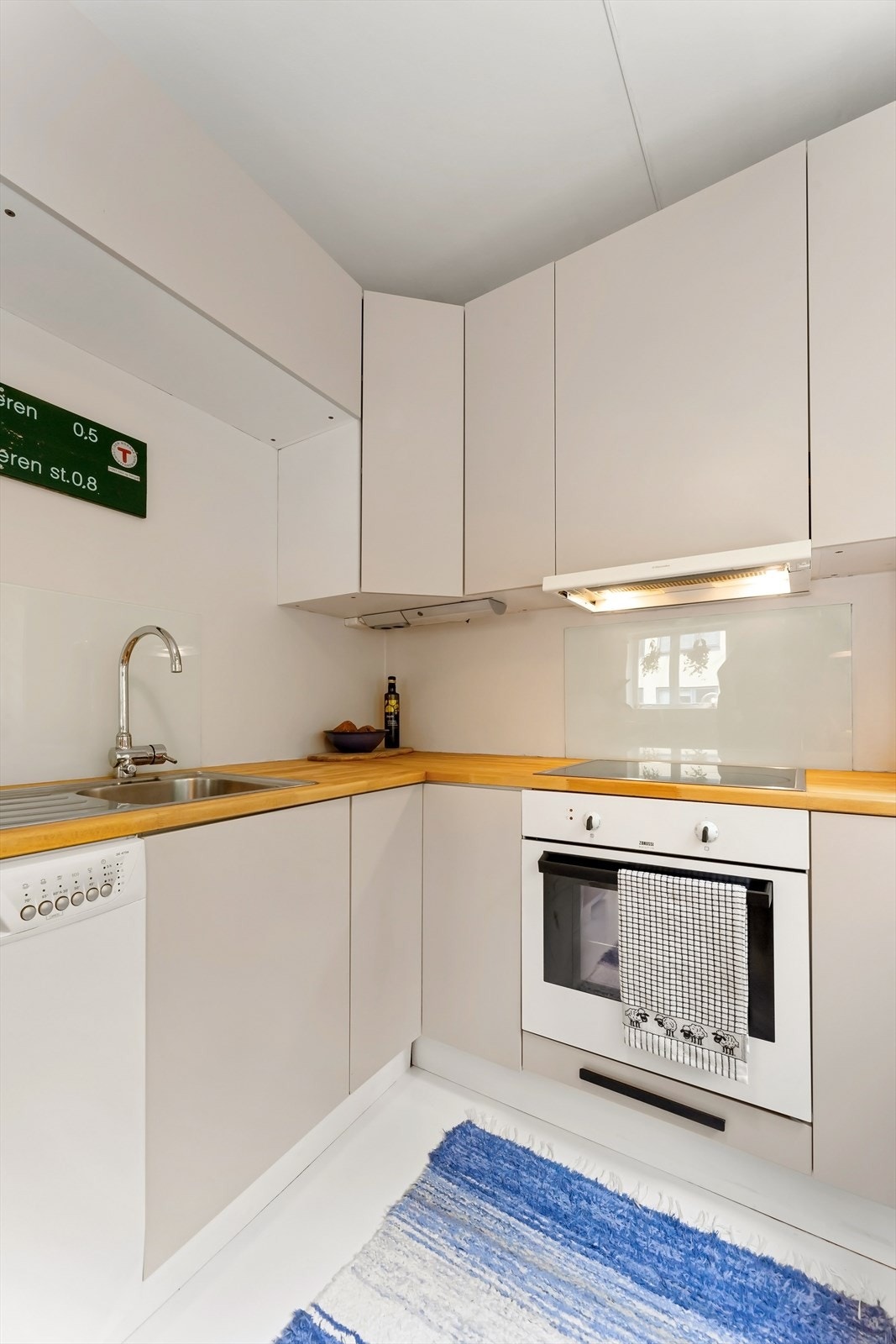 Alt i alt et flott og funksjonelt oppholdsrom med en hyggelig atmosfære. Galleribilde