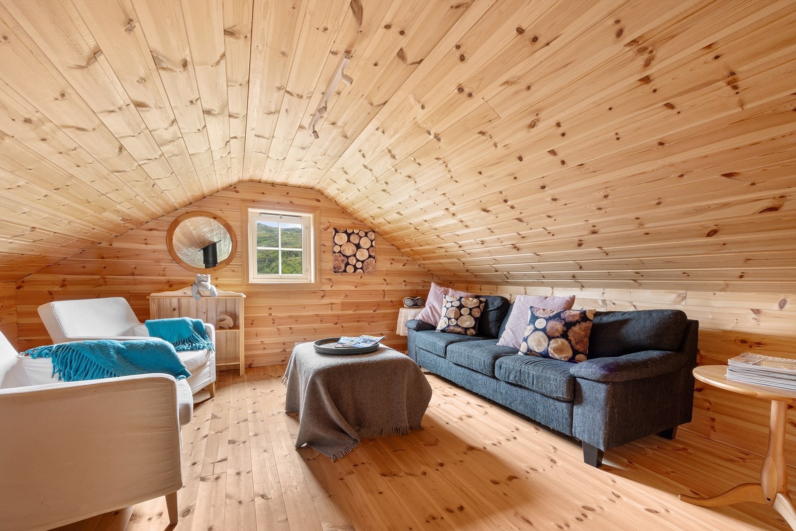 Praktisk loftstue som er perfekt ved ekstra besøk. Galleribilde