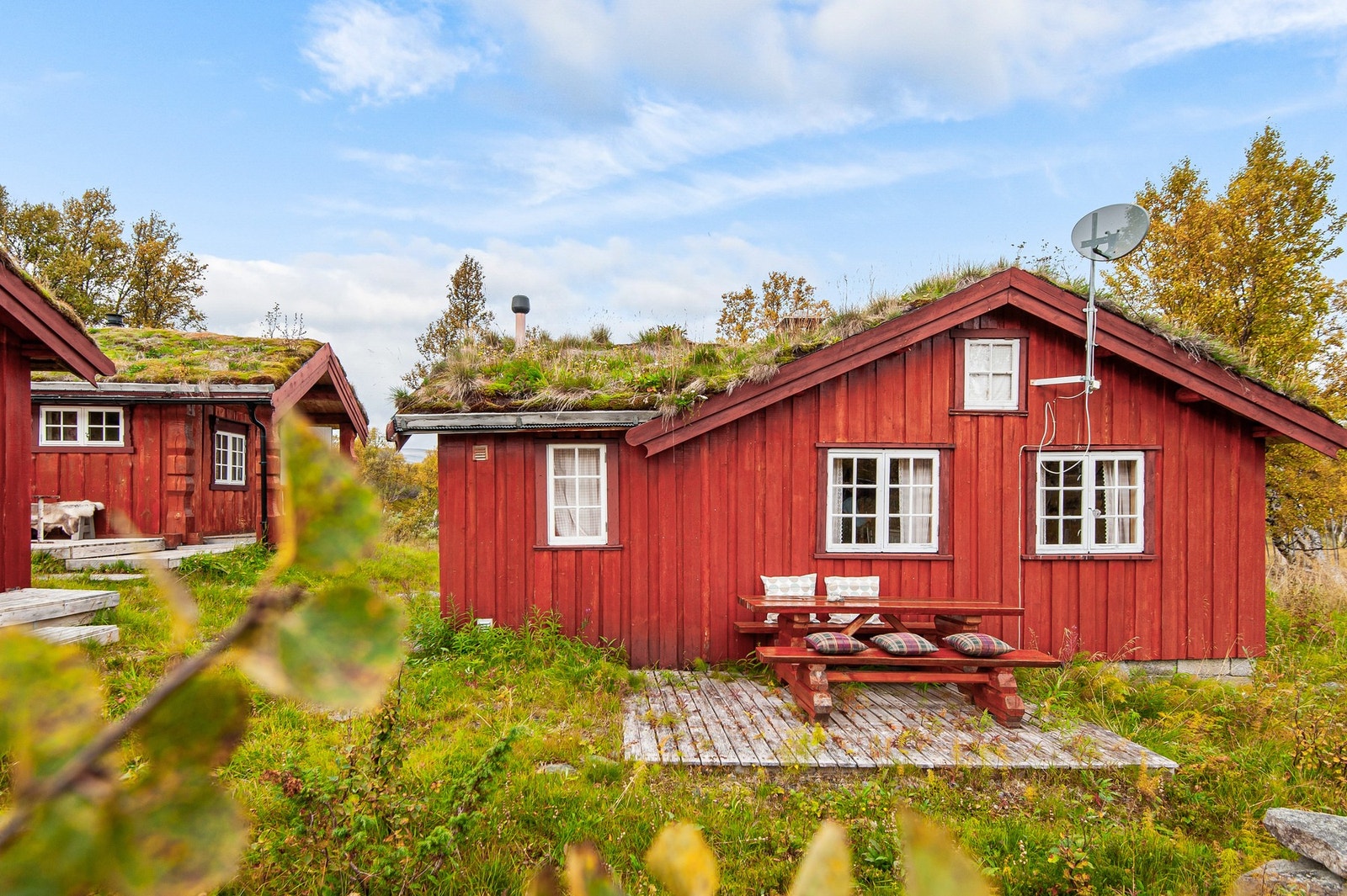 Ute kan du nyte gode solforhold i vakre omgivelser. Galleribilde