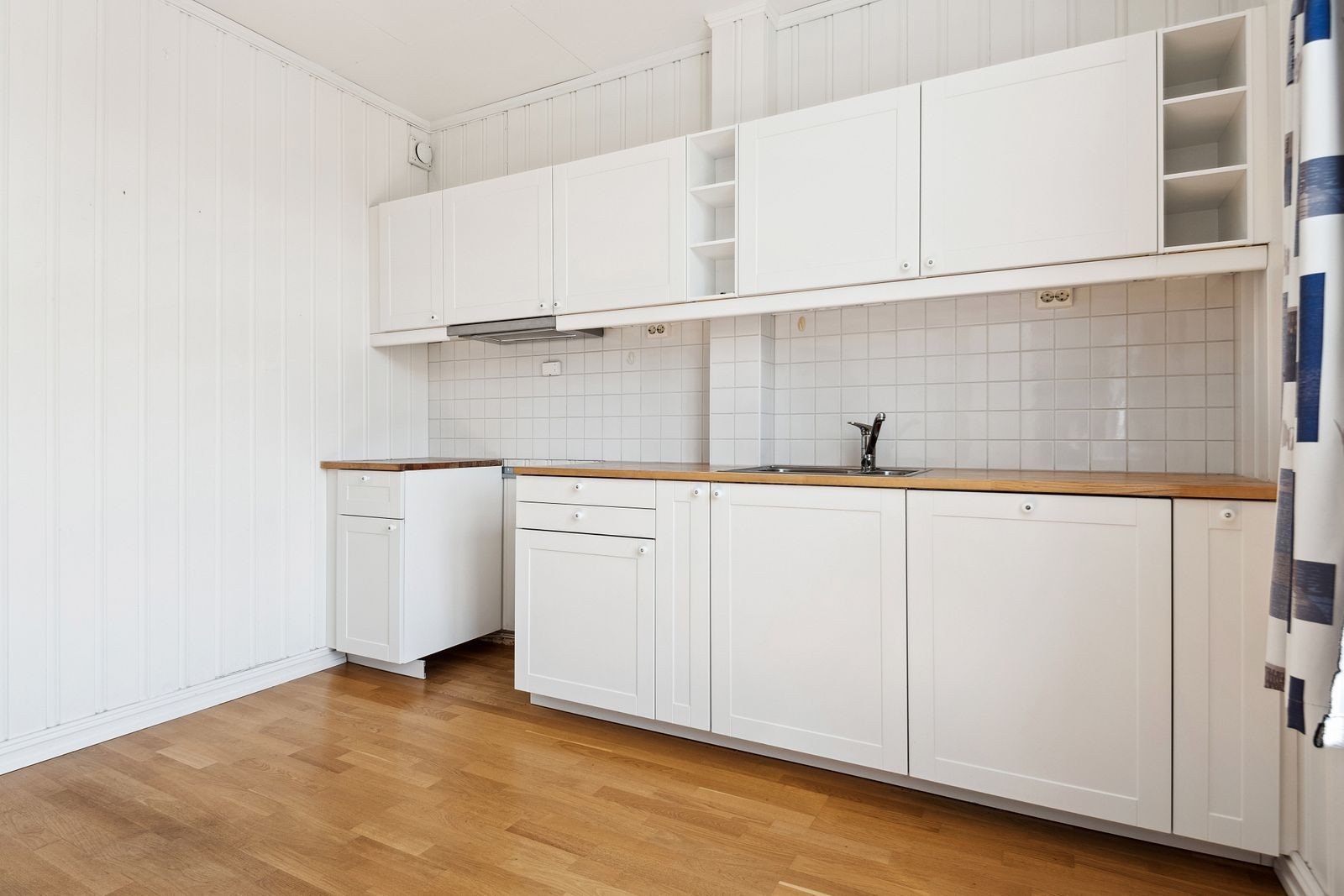 Kjøkkeninnredning av nyere dato. Galleribilde