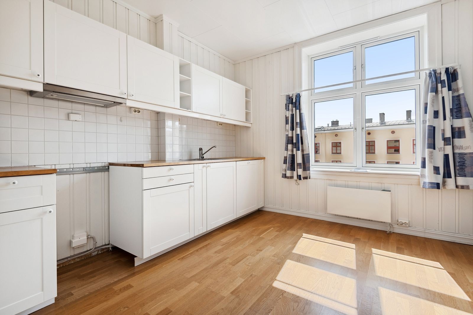 Plass til spisebord på kjøkken. Galleribilde