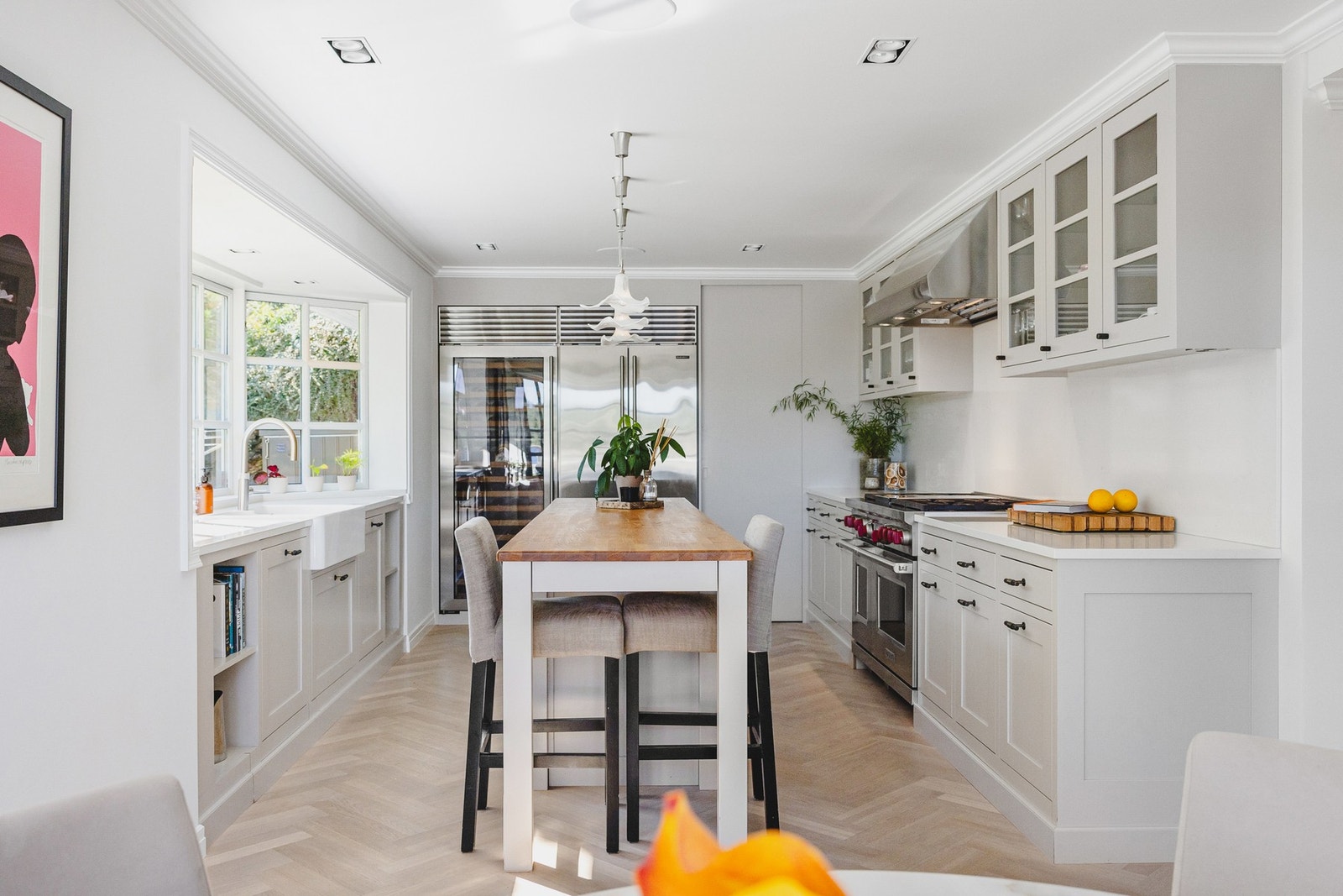 Smakfullt heltrekjøkken levert av Syversen møbelsnekkeri Galleribilde