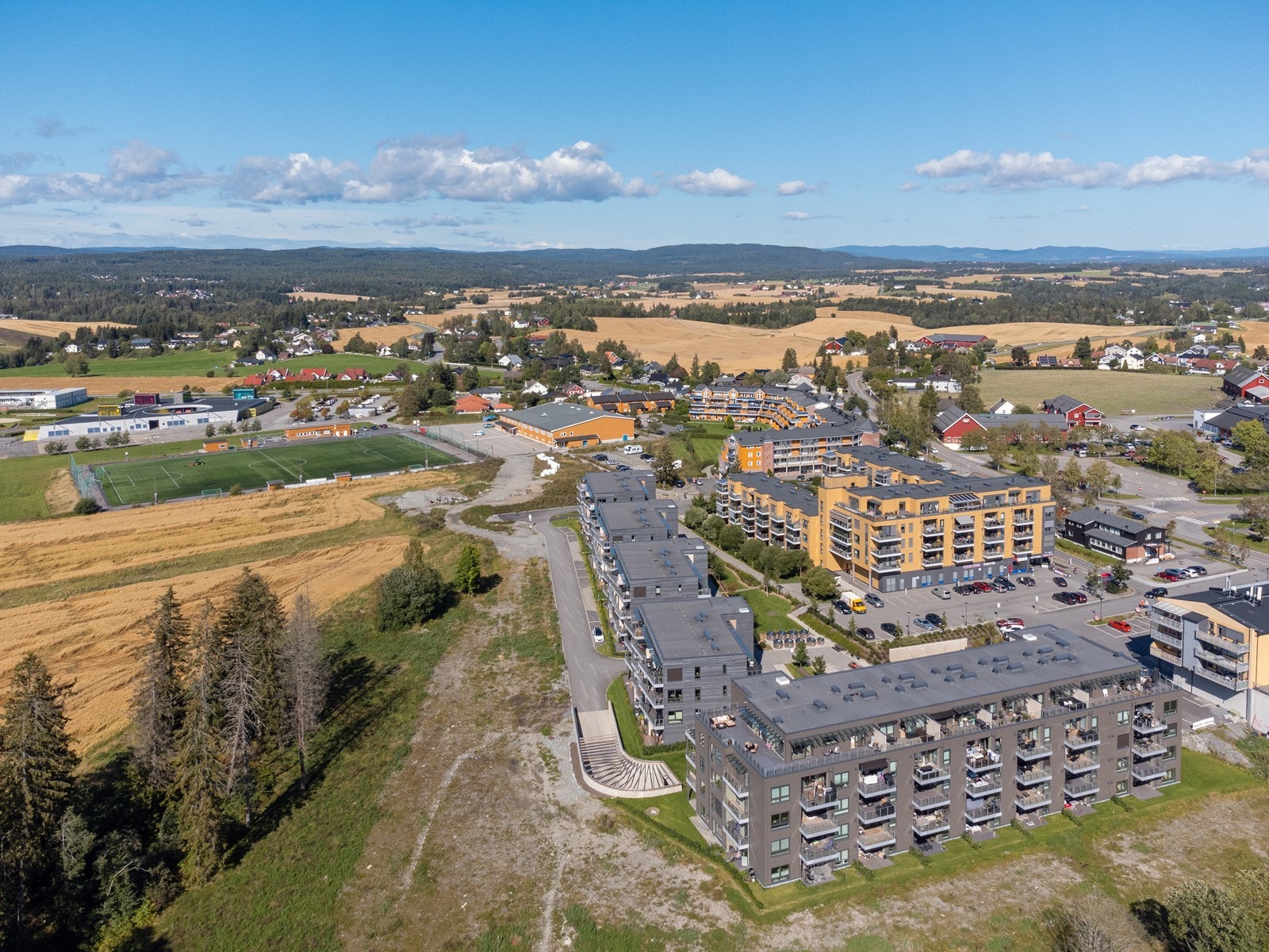 Fra Vestlinna er det kort vei til rikt tilbud av fasiliteter. Galleribilde