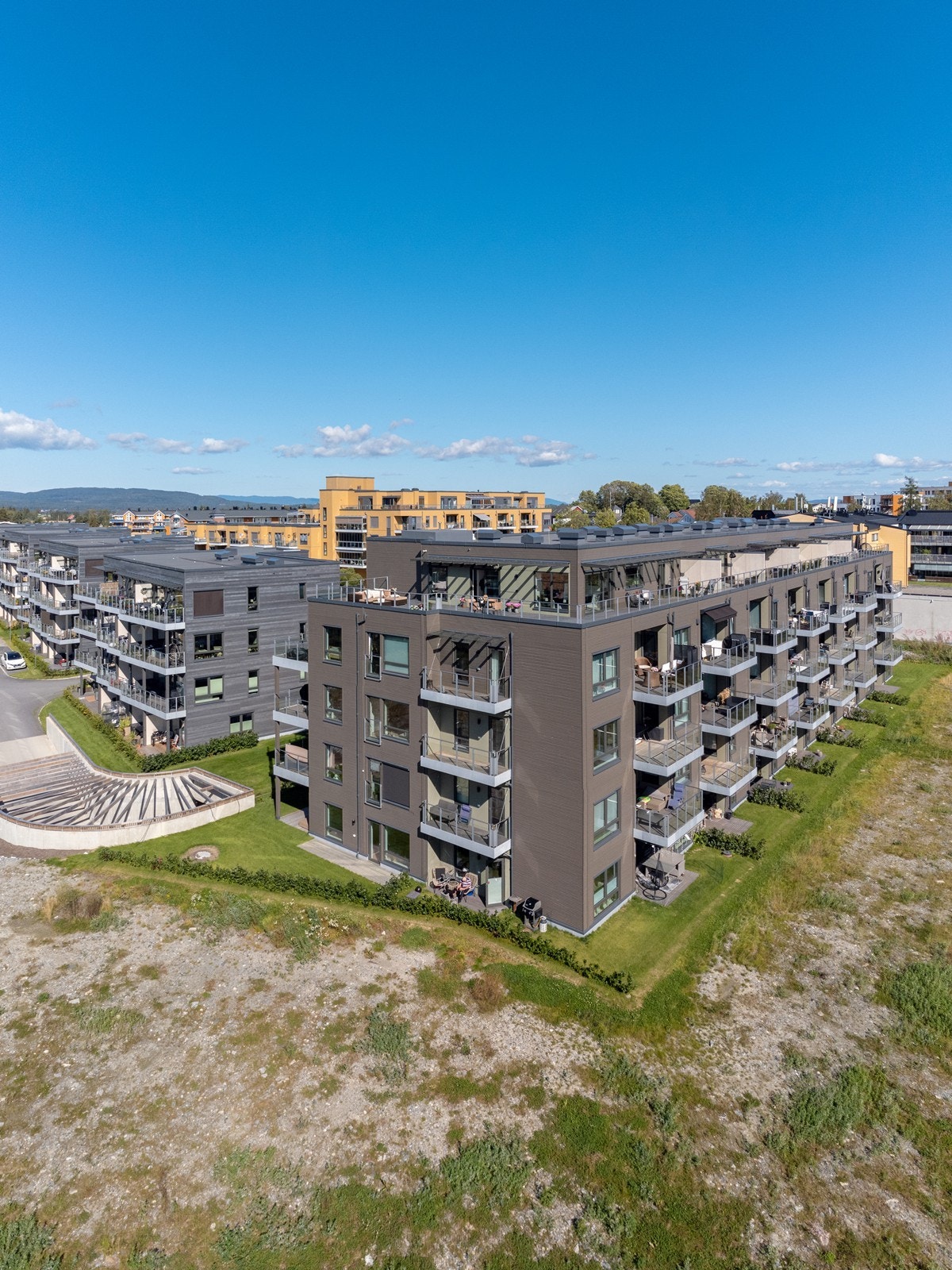 Leiligheten ligger i toppetasjen og har sol hele dagen. Galleribilde